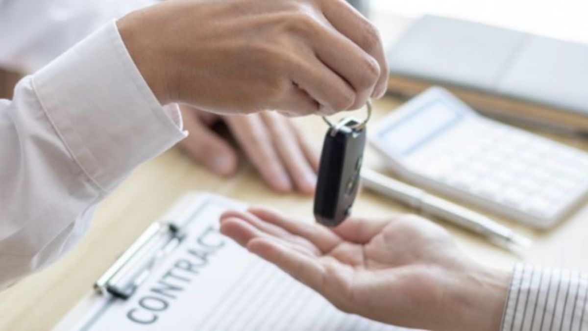 UK Asylum Center Ex-Detainees File a Claim Against the Government