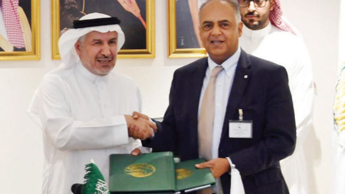 Delivering Zakat Al-Fitr to Yemen is a Saudi Aid Organization