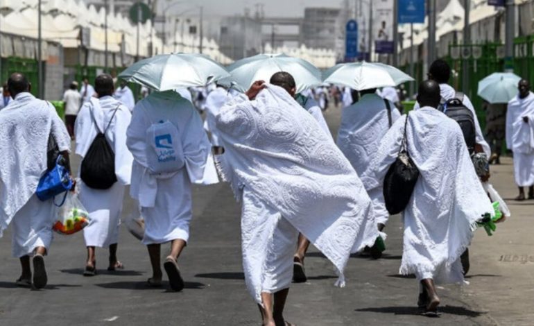 Authorities Arrest 8 Suspects for Allegedly Transporting 28 Individuals Who were not Allowed to Perform Hajj