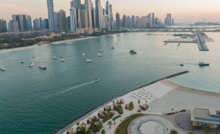 Emir Sheikh Mohamed engages in talks on regional security with Kuwait’s