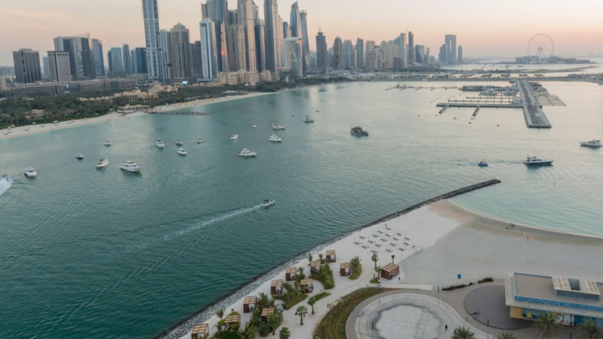 Emir Sheikh Mohamed engages in talks on regional security with Kuwait’s