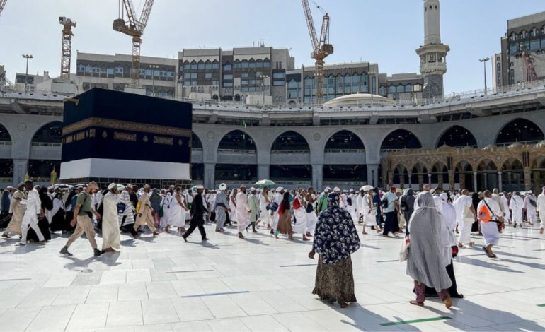 Saudi Authorities Take Action Against Umrah Firm for Contract Breach