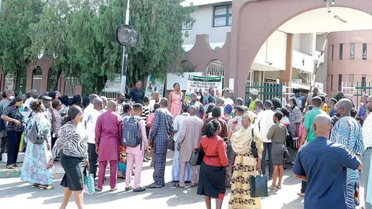 Civil Servants Take to Streets in Ankara Over Rising Living Costs