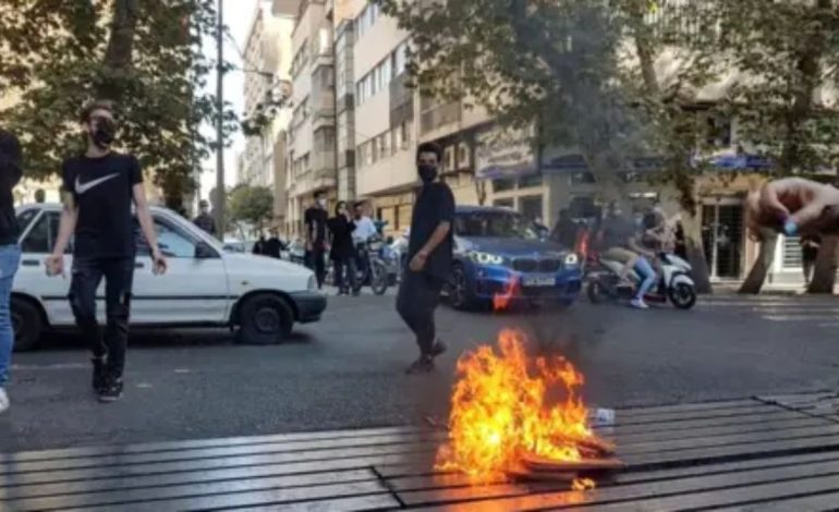 Fresh Clashes Kill Six During Iran Cost-of-Living Protests