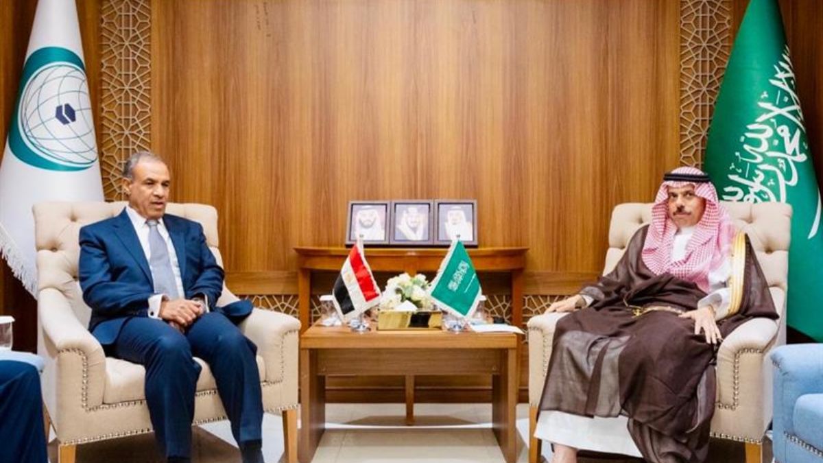 Saudi Foreign Minister Visits Cairo to Hold Talks with Egyptian President