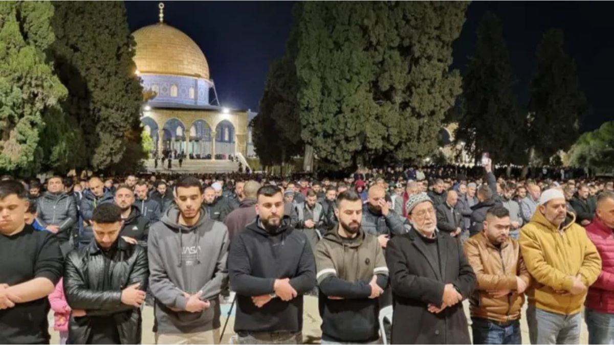Al-Aqsa Mosque Welcomes 50,000 Faithful for Special Ramadan Prayers