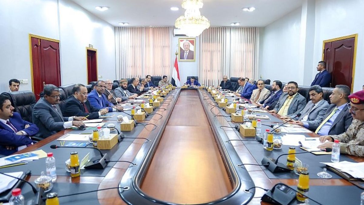 First Cabinet Meeting Led by Yemen PM in Aden Signals Political Progress