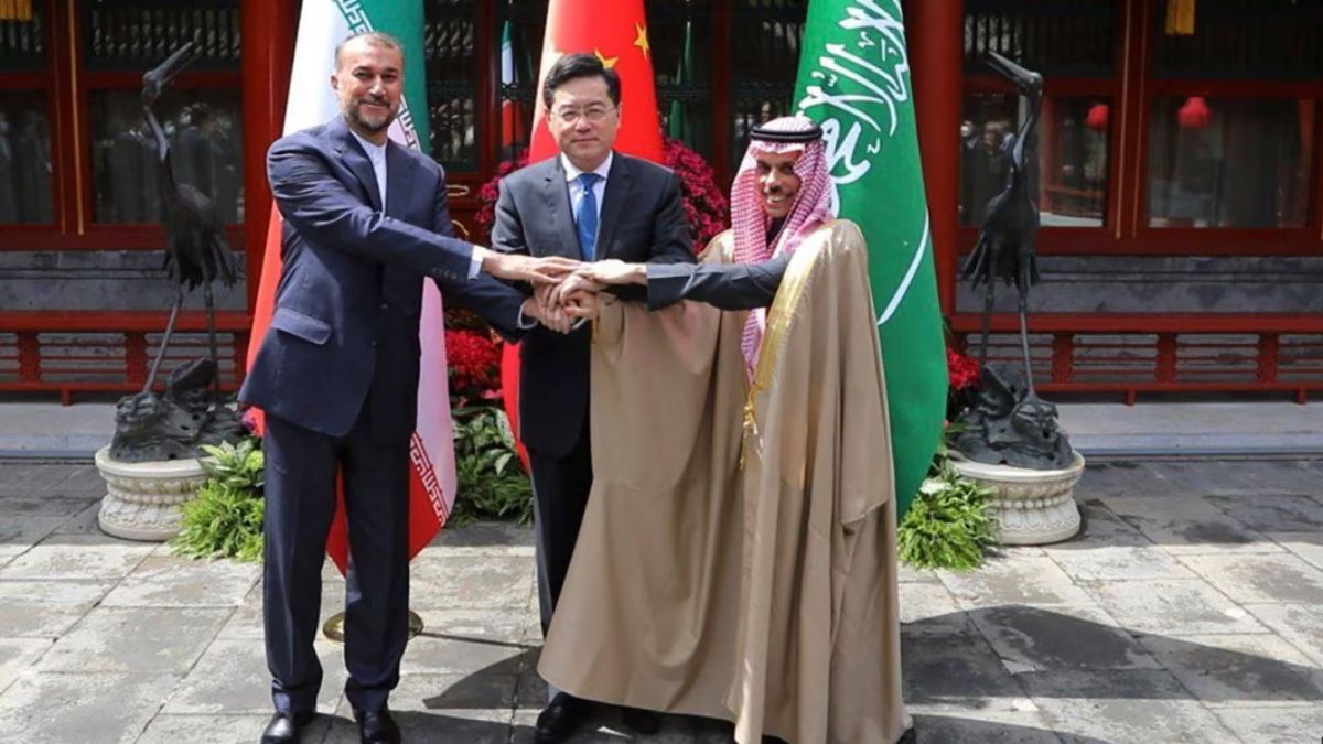 Iran Consults Saudi Arabia Ahead of Important Nuclear Discussions with US