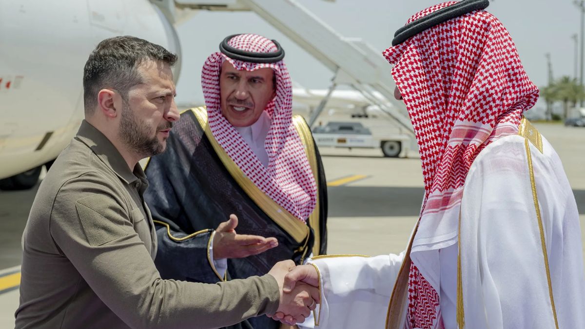 Saudi Arabia Expands Global Dialogue in Talks with Kuwait and Ukraine