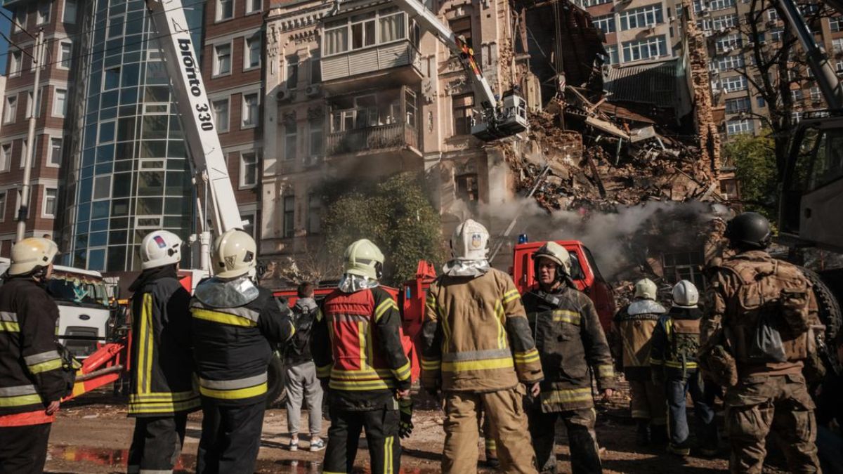 Ukraine Reports 3 Deaths Following Overnight Russian Strikes
