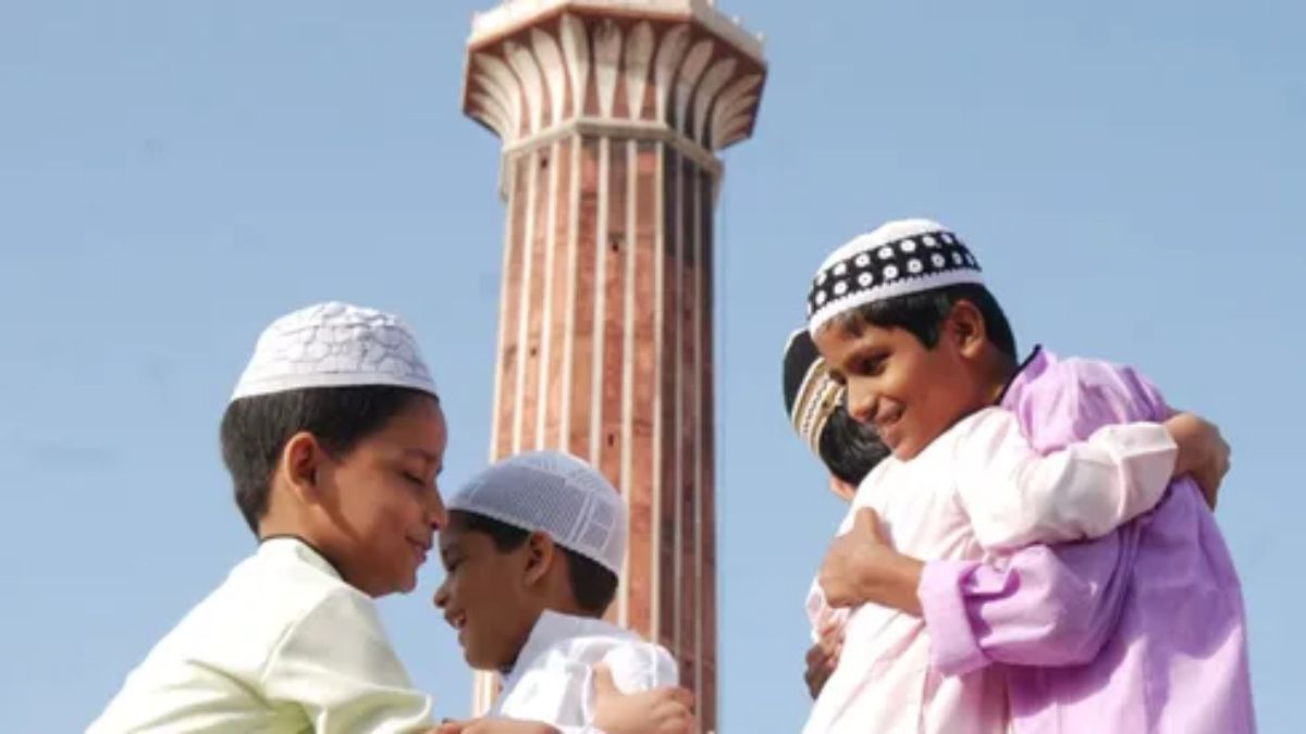 Iran to Celebrate Eid Al-Fitr on Saturday, Confirms State TV