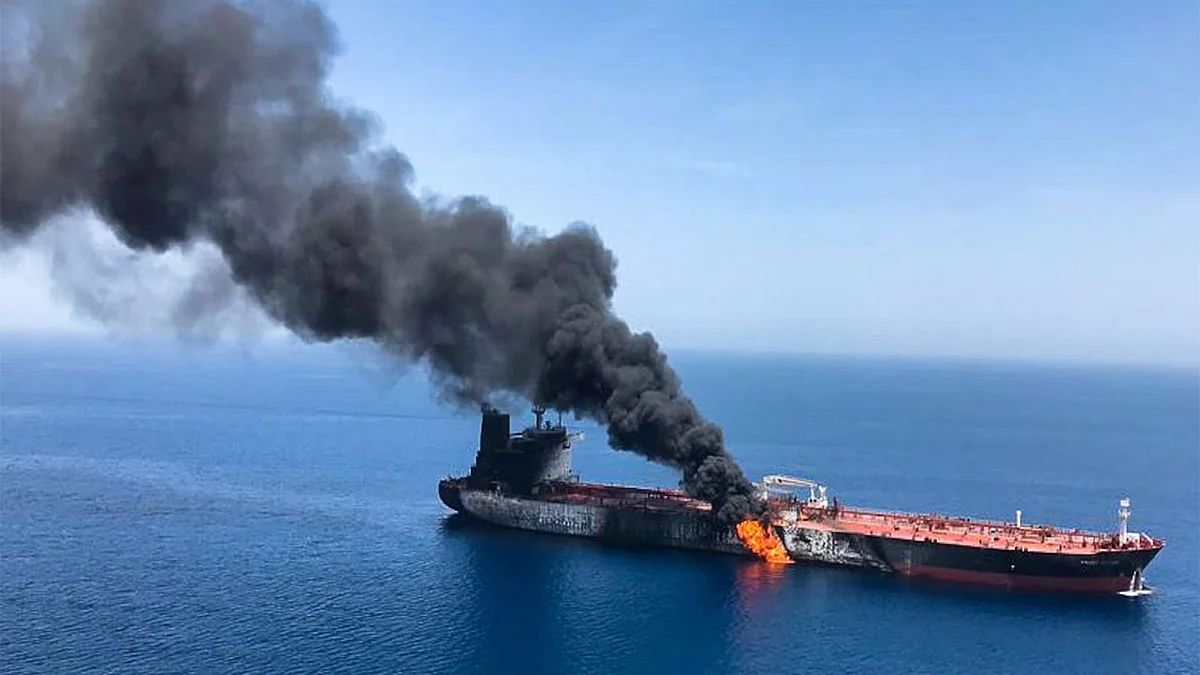 One Killed in Oil Tanker Attack Off Iraq Coast, Rescue Operation Still Ongoing