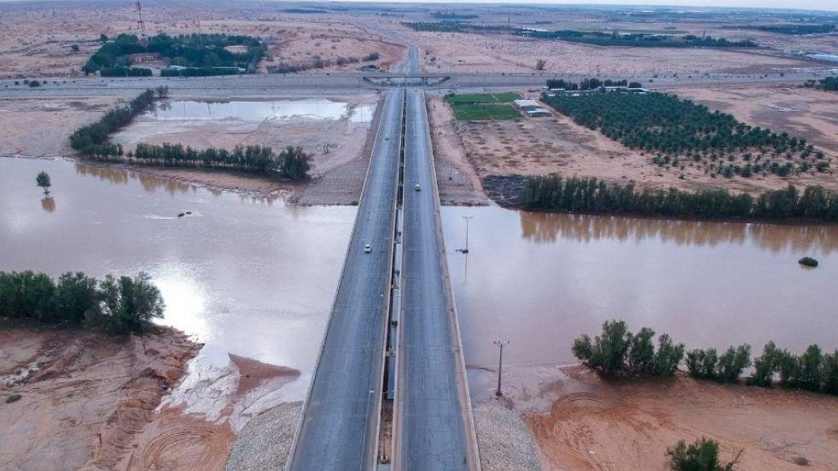 Heavy Rains Transform Dry Ancient Pond in Northern Saudi Arabia