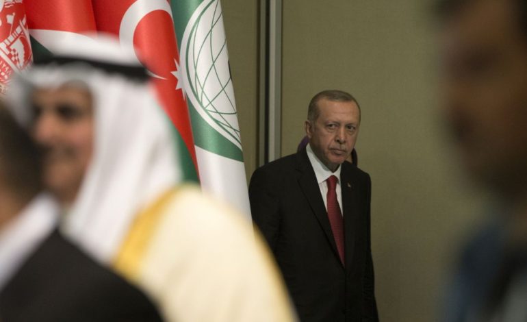 Pro-Kurdish Party Slams Türkiye’s “Hesitant” Approach to PKK Peace Talks