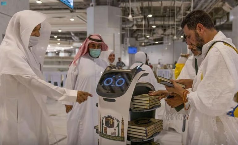Pilgrims Can Now Consult Scholars Online Through Grand Mosque Digital Platforms