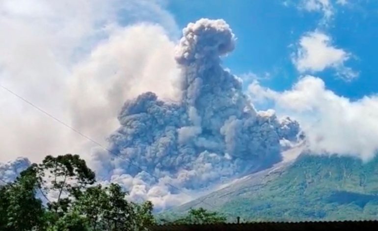 Tragedy Strikes as Indonesian Volcano Erupts, Killing Three Trekkers