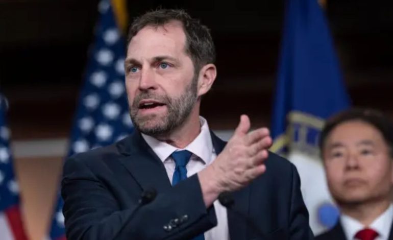 US House Narrowly Blocks Resolution Challenging Trump’s Iran War Strategy