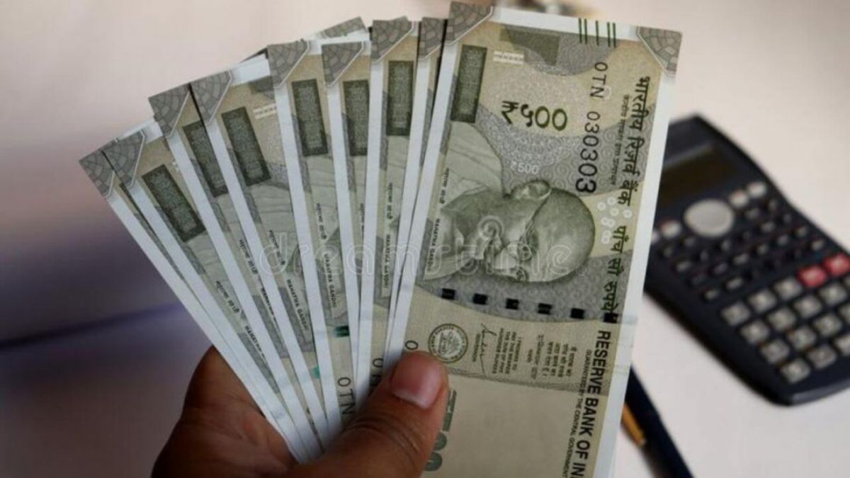 Indian Rupee Nears Rs100 Per Dollar: How UAE Expats Could Benefit
