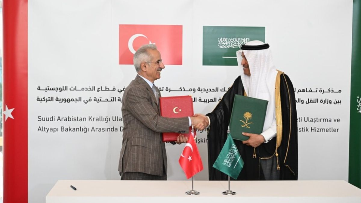 Saudi Arabia and Turkiye Sign Landmark Rail Cooperation Agreement