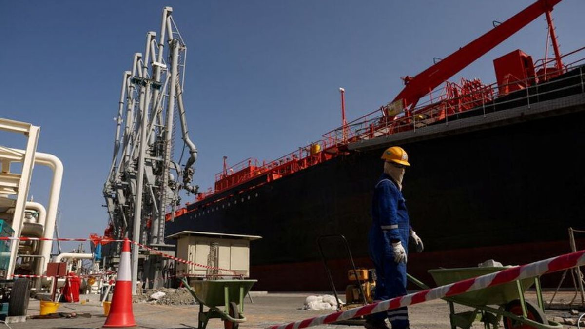US Decision on Iranian Oil Sales Signals Progress Toward Historic Peace Deal