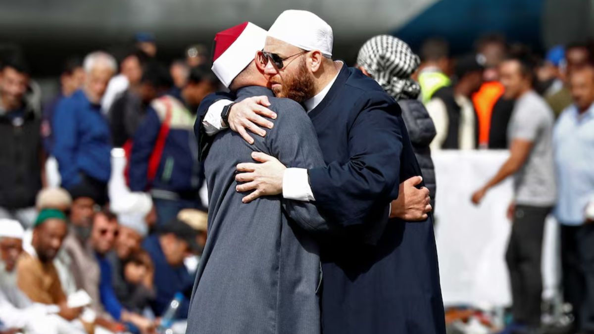 Muslim World League Leader Honors Victims at Christchurch Mosque Site