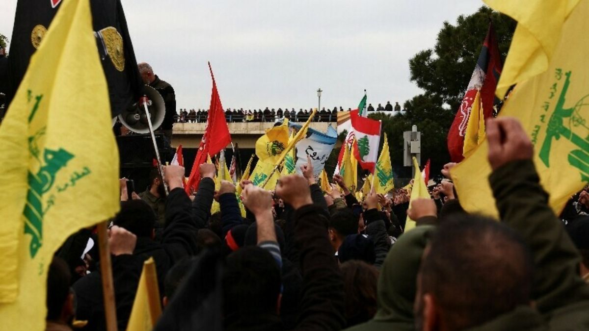 Iran Flight Ban Sparks Hezbollah Threat to Shut Down Beirut Airport