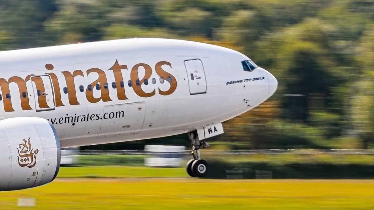 Major Airlines Monitor Regional Tensions Before Resuming Middle East Flights
