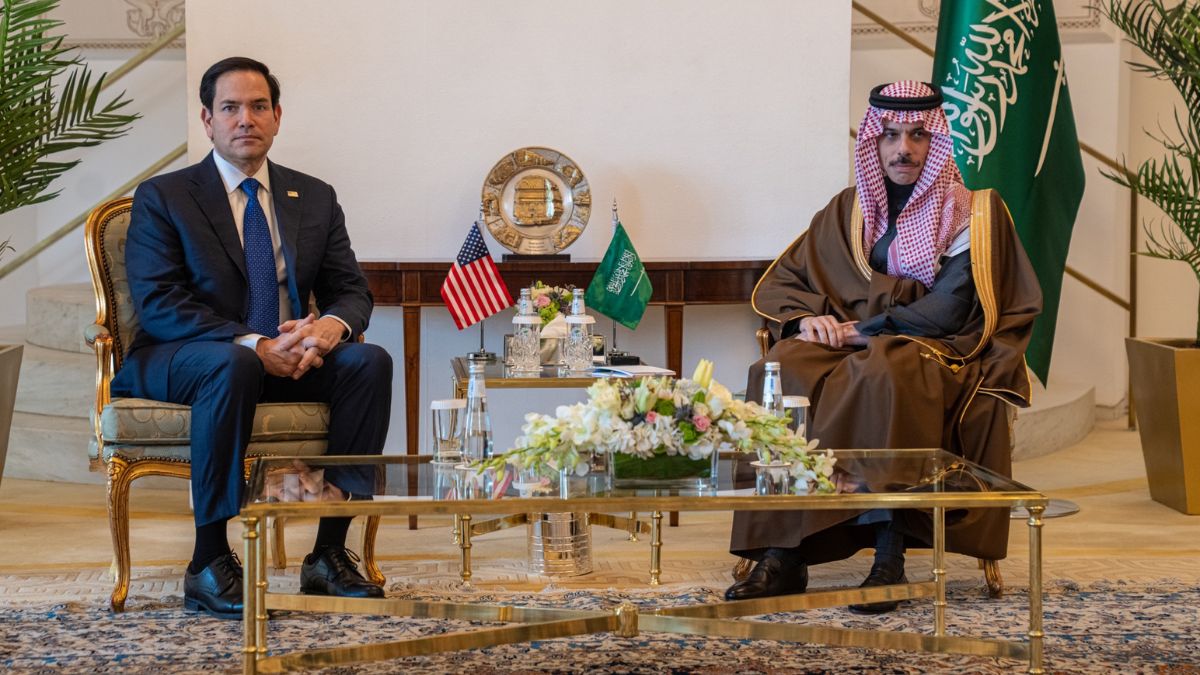 Saudi FM Meets UK, Qatar, and Kuwait Officials to Discuss Regional Stability