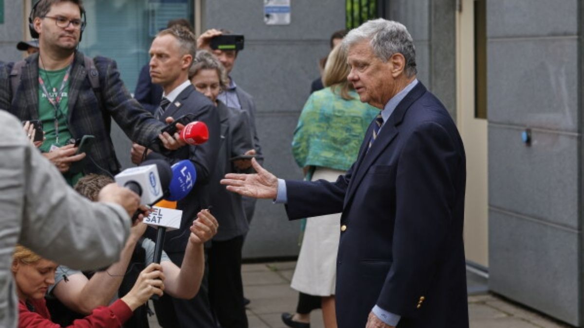 US Envoy Expresses Hope for Major Prisoner Release in Belarus