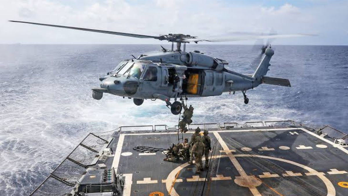 US Helicopter Attacks Ship Trying to Break Iran Port Blockade