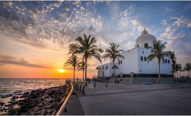 Jeddah Beaches and Waterfronts Attract Summer Crowds