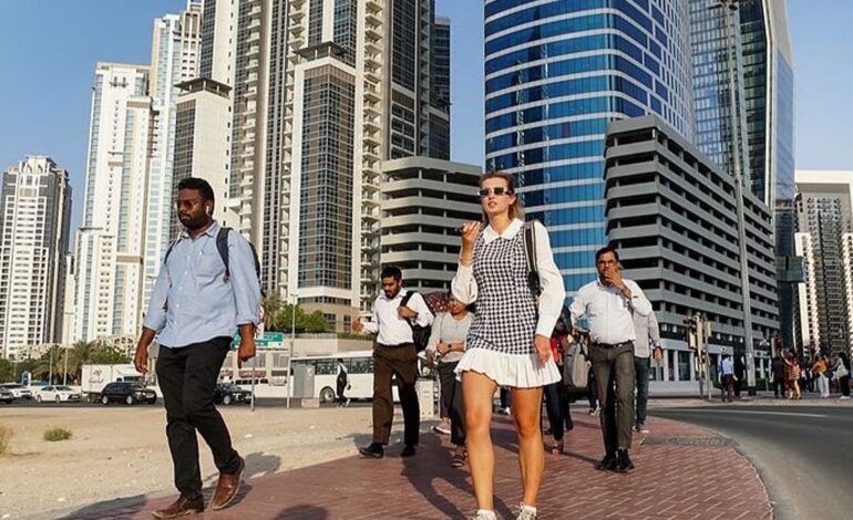 How UAE Employees Can Turn Annual Leave Into 6 Extra Days Off This Year