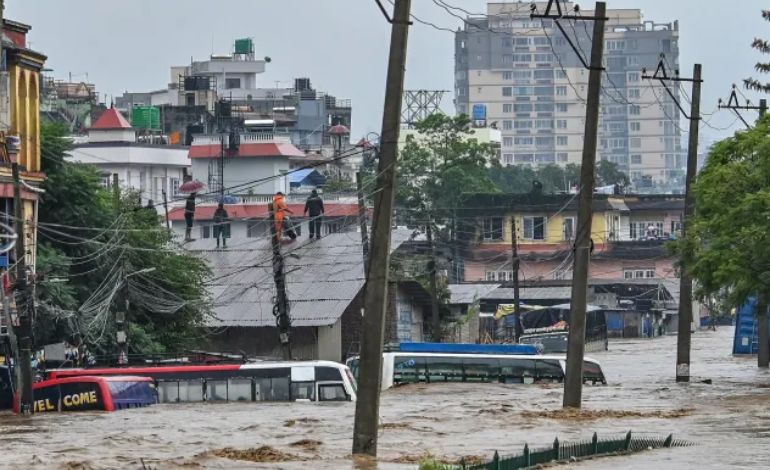 Nepal Flood Survivors Make Perilous Journey Across River by Zipline